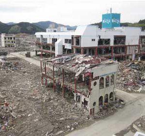 津波で壊滅した陸前高田市街地
